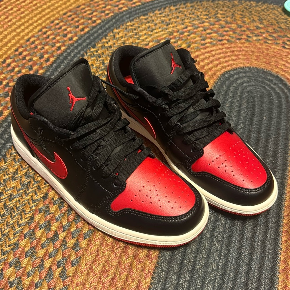 Jordan 1 low. Brand new only tried on